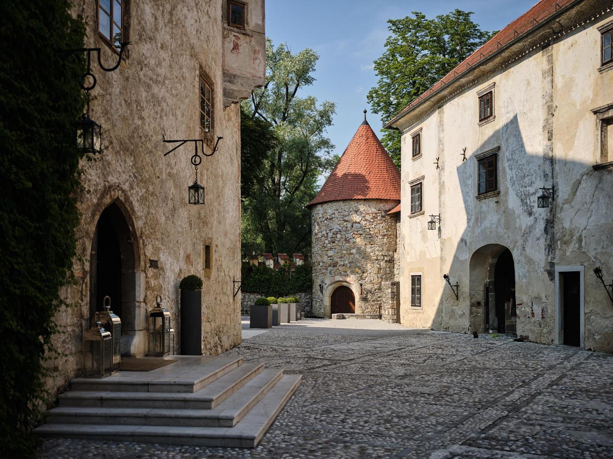 Hotel Grad Otocec - Relais Chateaux Luaran gambar